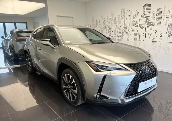 Lexus UX cena 139900 przebieg: 51000, rok produkcji 2021 z Płońsk małe 29